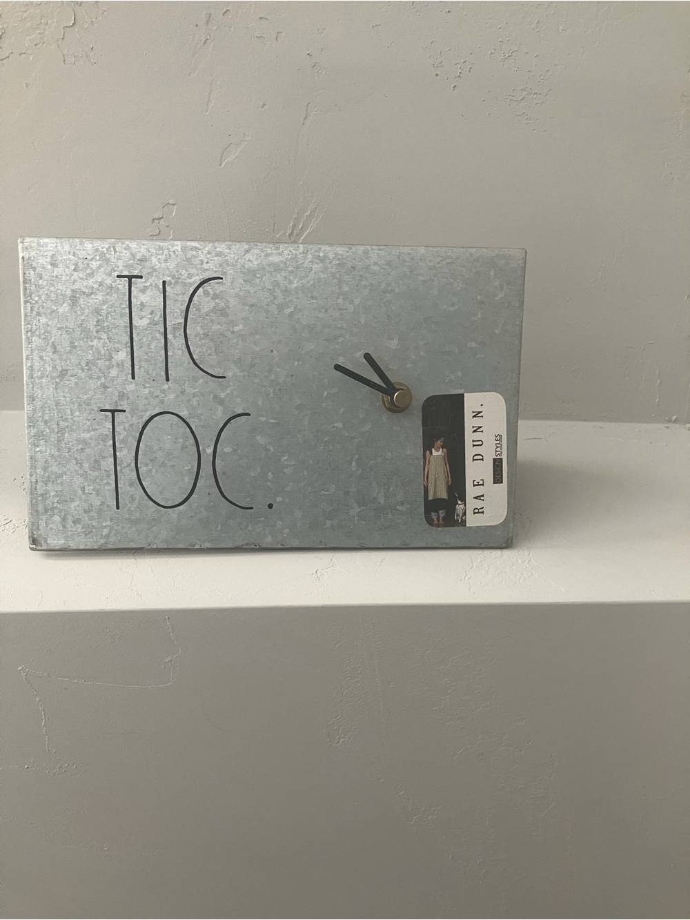 Rae tic tic clock